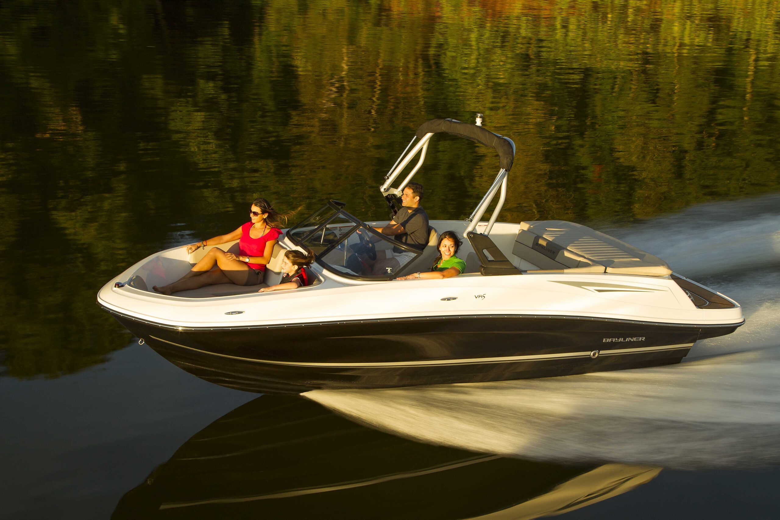 BAYLINER 195 & 205 / VR5 BOWRIDER (9-seater)