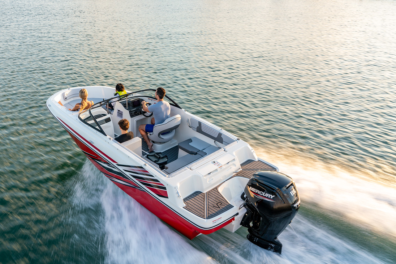 BAYLINER 195 & 205 / VR5 BOWRIDER (7-seater)