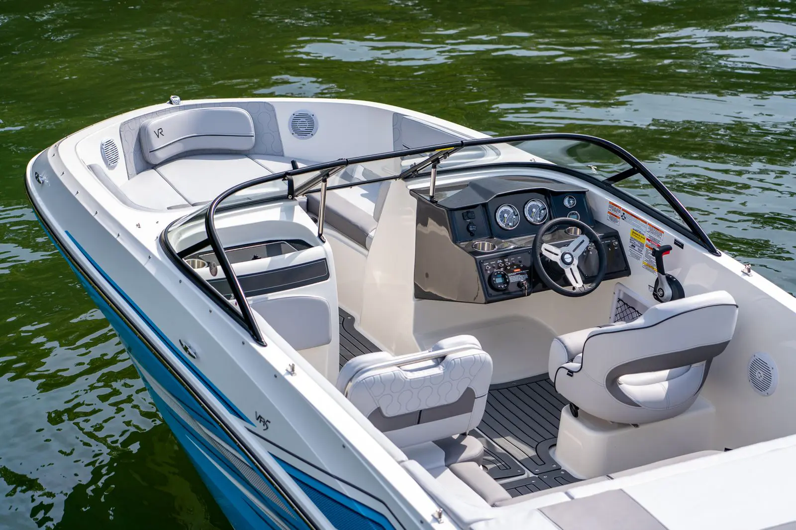 BAYLINER 195 & 205 / VR5 BOWRIDER (9-seater)